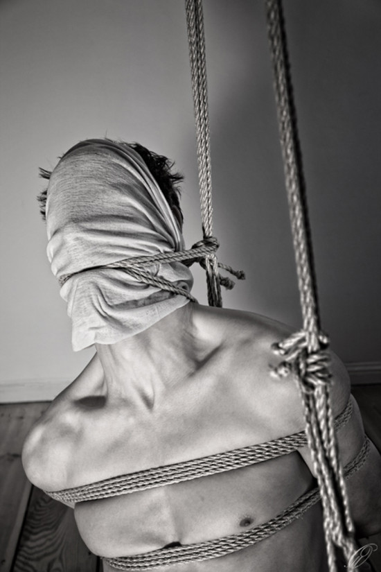 bondage01